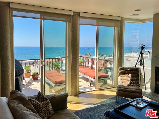 216 38th Street, Manhattan Beach CA: https://media.crmls.org/mediaz/1be2d8ad-a669-42f8-9865-e63e5bb0dda2.jpg