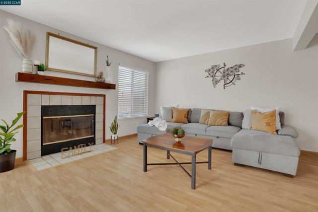 107 Pelican Loop, Pittsburg CA: https://media.crmls.org/mediaz/1be35bd8-d325-4769-8acb-7bbc76a53078.jpg