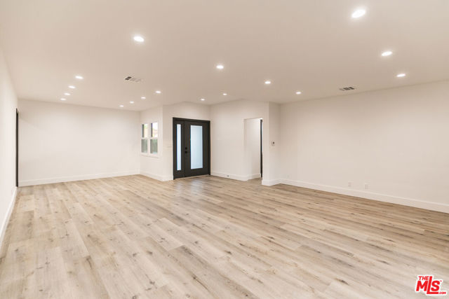 8335 GLADBECK Avenue, Northridge CA: https://media.crmls.org/mediaz/1be41f15-7f63-4d11-8dc9-bd0761a4f36b.jpg