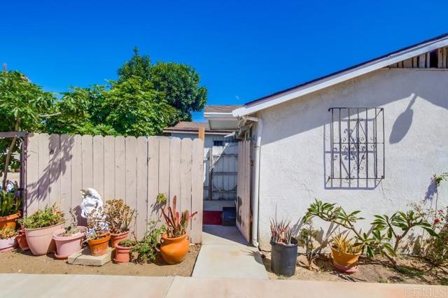 1828 34 B Avenue, National City CA: https://media.crmls.org/mediaz/1be42d10-92c8-49b8-8d85-91254c680c21.jpg