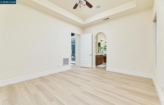 1681 Gamay Ln, Brentwood CA: https://media.crmls.org/mediaz/1be499a2-4598-448c-a2f9-5c3a095bcd8f.jpg
