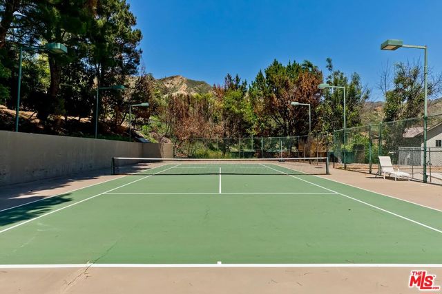 17706 Camino De Yatasto, Pacific Palisades CA: https://media.crmls.org/mediaz/1be4fc51-434c-40ab-8fb2-5bde35c2fc8e.jpg
