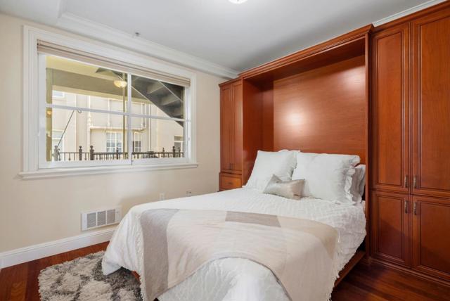 720 Stockton Street, San Francisco CA: https://media.crmls.org/mediaz/1be67f9e-ab48-473e-9440-0b49a3a05f40.jpg
