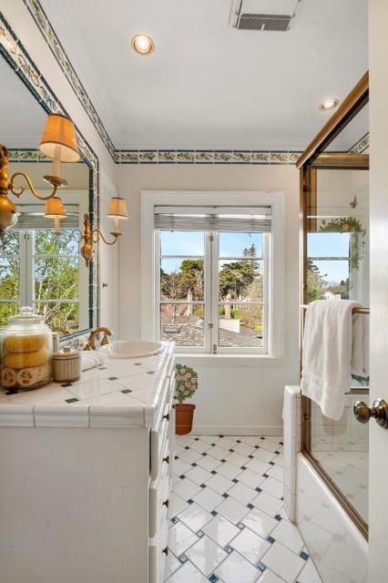 526 W Poplar Avenue, San Mateo CA: https://media.crmls.org/mediaz/1be6cd88-d3fe-40a7-9877-190b26452db7.jpg