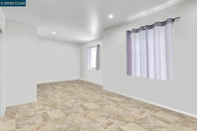 2014 109Th Ave, Oakland CA: https://media.crmls.org/mediaz/1be776f3-ce55-431c-a0a1-57294c528192.jpg