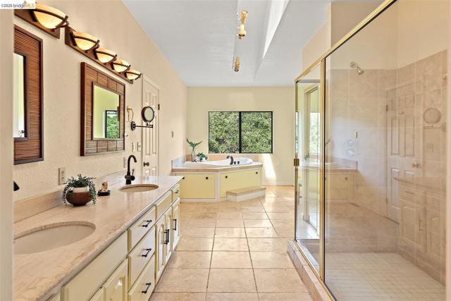 Image 28 of 60 For 6065 Dimm Way