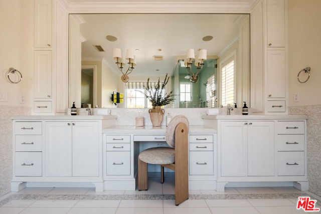 2248 Kelton Avenue, Los Angeles CA: https://media.crmls.org/mediaz/1be85a94-f831-4d62-b8f4-5b13db1386a2.jpg