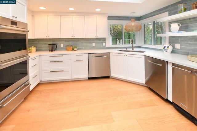 2200 Tice Valley Blvd +3BR ADU, Walnut Creek CA: https://media.crmls.org/mediaz/1be86f42-c69d-45cd-ab05-369e43cc6813.jpg