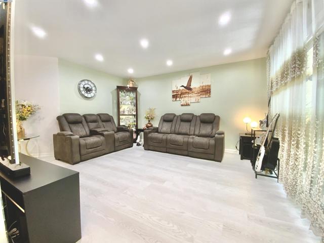 46762 Winema Cmn, Fremont CA: https://media.crmls.org/mediaz/1be9a20a-7711-4fb9-a9d9-5b80701cdb04.jpg
