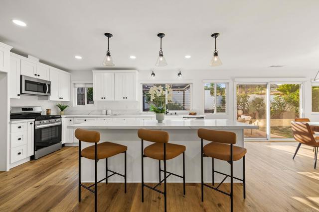 Detail Gallery Image 6 of 29 For 1839 Pamela Lane, Escondido,  CA 92026 - 3 Beds | 2 Baths