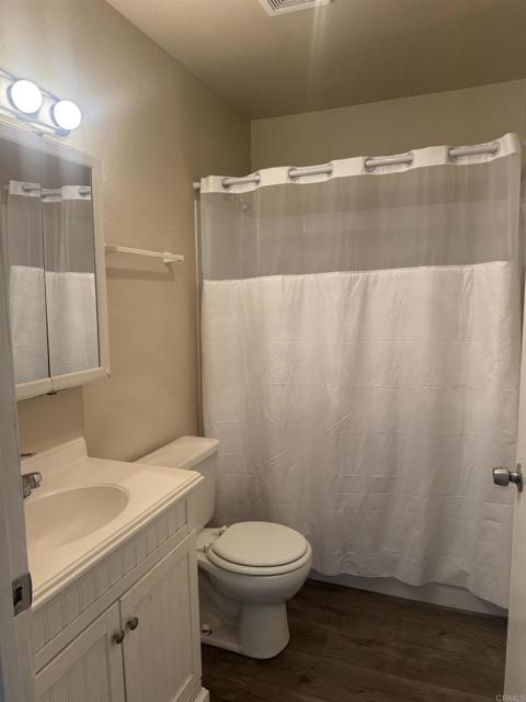384 I Street, Chula Vista CA: https://media.crmls.org/mediaz/1beadd97-f797-4ad1-88ce-75dd2c40c47b.jpg