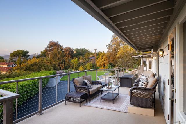 16204 Orchard Bend Rd, Poway CA: https://media.crmls.org/mediaz/1beb1b7b-439b-446e-8726-2aa0c4355977.jpg