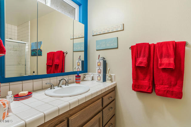 5114 Marlin Way, Oxnard CA: https://media.crmls.org/mediaz/1beb4fc1-176e-4a94-bdec-44e7184261ad.jpg