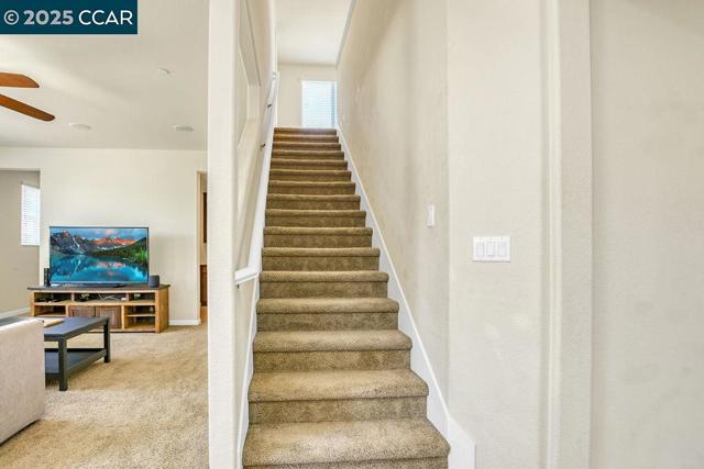 1410 Big Redwood Dr, Oakley CA: https://media.crmls.org/mediaz/1bebd2bc-c6a5-45d4-9f1e-5b58e9f413a1.jpg