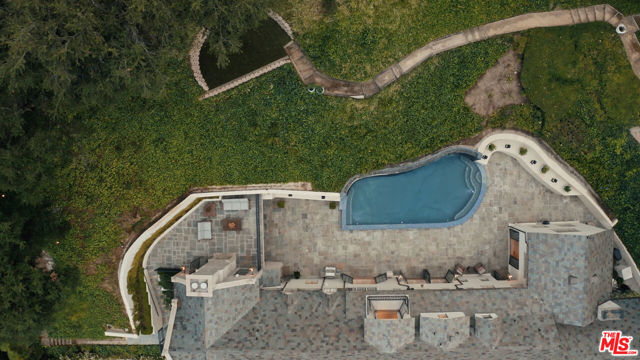 10950 Bellagio Road, Los Angeles CA: https://media.crmls.org/mediaz/1bec759b-abb4-4372-a226-9dfa221a836a.jpg