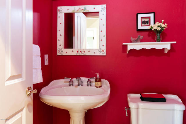 2167 Palomar Avenue, Ventura CA: https://media.crmls.org/mediaz/1bec9a74-9079-412a-a7ae-a5fea658ba9e.jpg