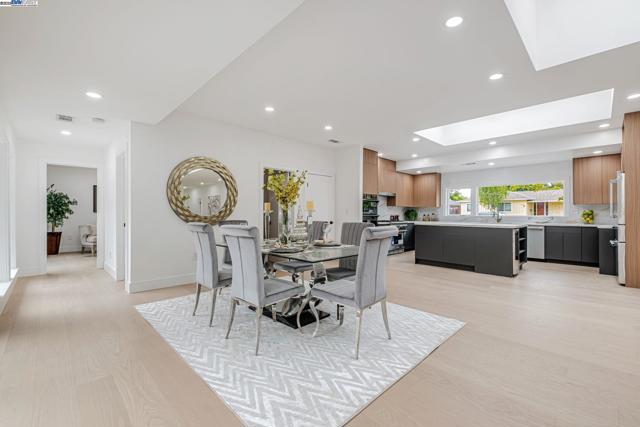 41511 Chadbourne Dr, Fremont CA: https://media.crmls.org/mediaz/1becb1d9-cb8b-4eec-a7e3-94ddb8302b08.jpg