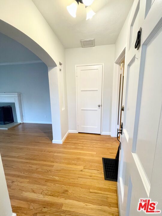 11410 Aqua Vista Street, Studio City CA: https://media.crmls.org/mediaz/1bed5c32-414d-4f06-bd9d-f19b3886a02f.jpg