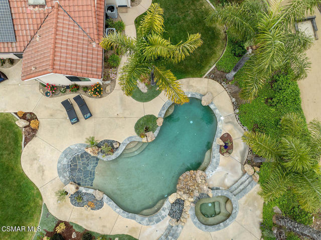 790 Spring Canyon Place, Thousand Oaks CA: https://media.crmls.org/mediaz/1bedd245-39fb-4a65-af3d-0bb14de3f3cf.jpg