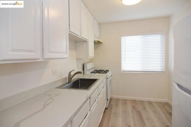 146 19Th St, Richmond CA: https://media.crmls.org/mediaz/1beeb7b1-2ad2-4ee4-a4cc-f856bc1726c7.jpg