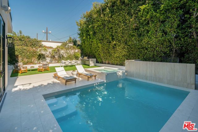 636 N Kilkea Drive, Los Angeles CA: https://media.crmls.org/mediaz/1beeb7f7-03de-4974-b9be-cbf0cba88d27.jpg