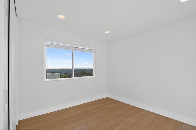 4060 Rosarita Dr, La Mesa CA: https://media.crmls.org/mediaz/1beecb8a-51f6-4047-b617-b673f76dae77.jpg