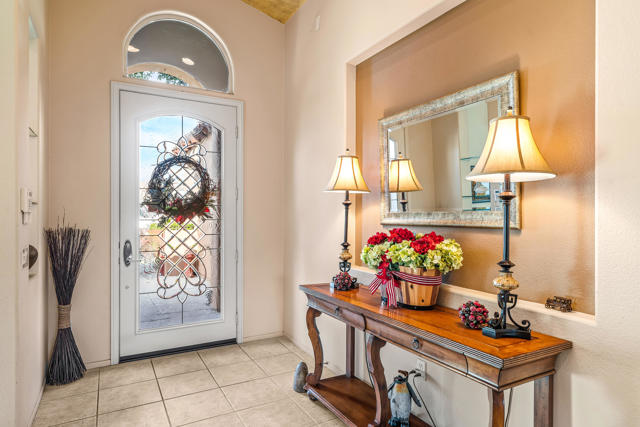 17 Corte Del Sol, Rancho Mirage CA: https://media.crmls.org/mediaz/1beee153-38e1-452c-8c24-686fb41d6492.jpg