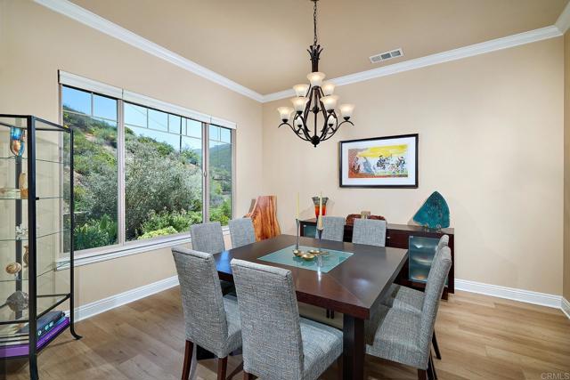 2021 Willow Glen Road, Fallbrook CA: https://media.crmls.org/mediaz/1bef7e27-1fed-4b16-a659-595840e1c6a8.jpg