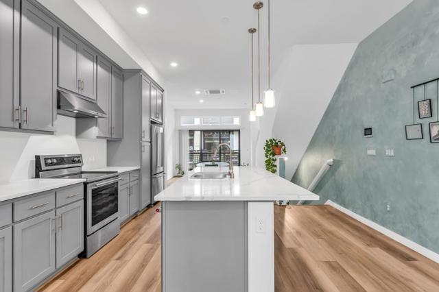 133 Waters Park Circle, San Mateo CA: https://media.crmls.org/mediaz/1bef9ada-459d-4f7c-a478-55a2b2951127.jpg