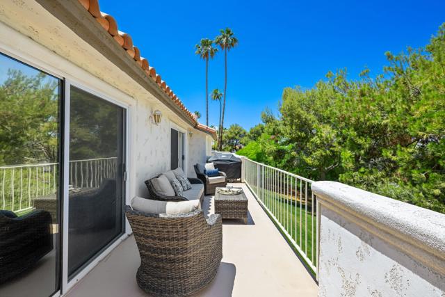 340 Vista Royale Drive, Palm Desert CA: https://media.crmls.org/mediaz/1befc282-3185-4ae7-be37-84737551a624.jpg