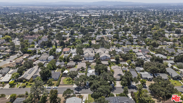 746 Valley View Avenue, Monrovia CA: https://media.crmls.org/mediaz/1bf093dd-4de8-47c3-955d-d921abdd2842.jpg