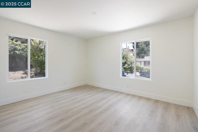 1923 Thompson Ln, El Sobrante CA: https://media.crmls.org/mediaz/1bf0d366-1cfe-4df7-8487-7b81765a83c8.jpg