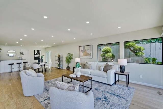 998 Flying Fish Street, Foster City CA: https://media.crmls.org/mediaz/1bf10528-231b-4ce8-9bd7-e0a8c9f39de9.jpg