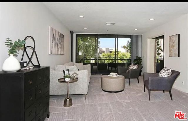 880 W 1st Street, Los Angeles CA: https://media.crmls.org/mediaz/1bf1623b-9998-4fd4-837c-5628ad1f445e.jpg