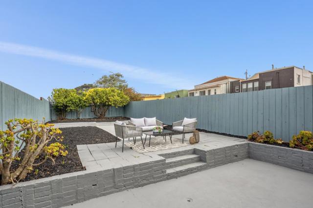 3530 Santiago Street, San Francisco CA: https://media.crmls.org/mediaz/1bf1ca9b-b38f-431b-a183-8f10300e8f29.jpg