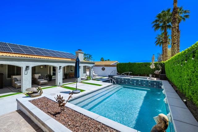 31465 Whispering Palms Trail, Cathedral City CA: https://media.crmls.org/mediaz/1bf1cdb2-0f68-429f-9f4e-06890ab6c2ac.jpg