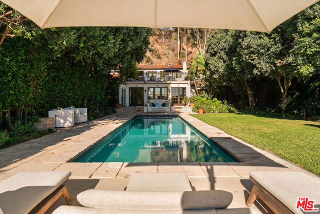 Image 56 of 72 For 705 Palisades Beach Road