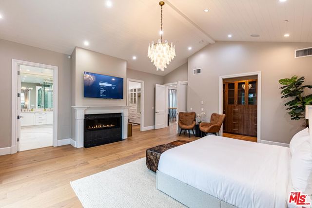 5162 Otis Avenue, Tarzana CA: https://media.crmls.org/mediaz/1bf3c251-8274-460a-ab05-2a7eacc61f17.jpg