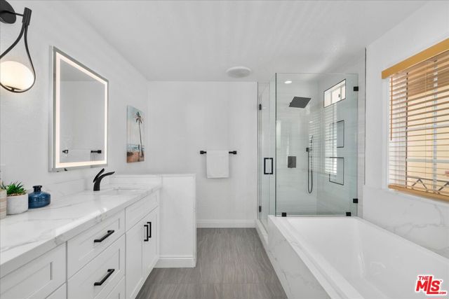 625 9th Street, Hermosa Beach, California 90254, 3 Bedrooms Bedrooms, ,2 BathroomsBathrooms,Residential,Sold,9th,25523845