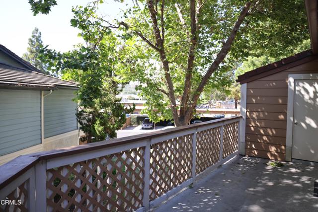 2474 Pleasant Way, Thousand Oaks CA: https://media.crmls.org/mediaz/1bf40e3f-b36a-472f-823a-8b71004e71ec.jpg