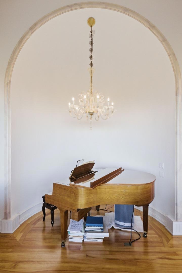 https://media.crmls.org/mediaz/1bf40e7e-c807-4e8b-baf5-5b732303ff8b.jpg?preset=X-Large