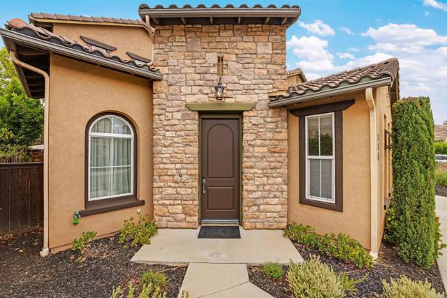 Detail Gallery Image 5 of 21 For 880 Summer Moon Rd, San Marcos,  CA 92078 - 4 Beds | 3/1 Baths