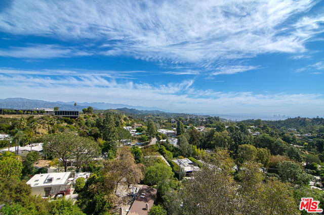 6 Bed Home for Sale in Los Angeles, California