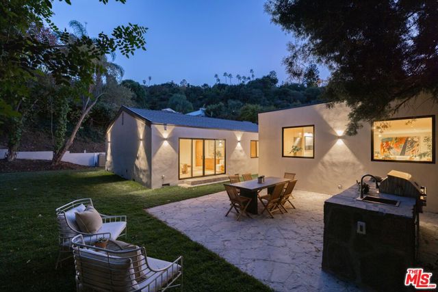 3546 Weslin Avenue, Sherman Oaks CA: https://media.crmls.org/mediaz/1bf4f5e4-4c7a-4dd4-94ef-99fd4628be9f.jpg