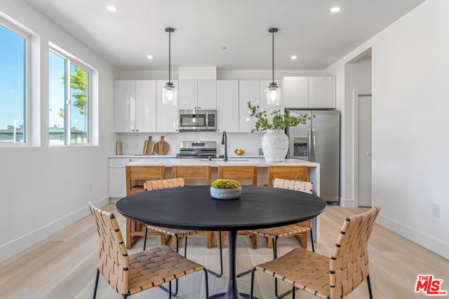 5832 David Avenue, Culver City CA: https://media.crmls.org/mediaz/1bf5af92-7f39-4c05-be58-933e858469d3.jpg