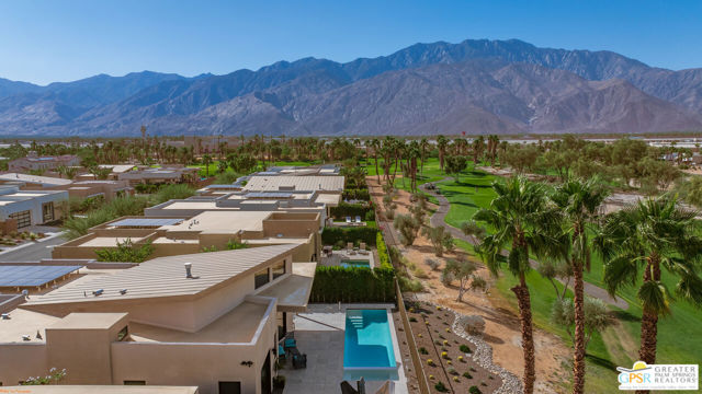 4321 Lumina Way, Palm Springs CA: https://media.crmls.org/mediaz/1bf5b85a-cd71-46c7-95a3-10983e0b4e36.jpg