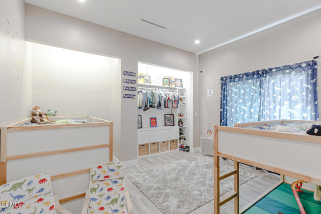 Detail Gallery Image 22 of 29 For 2920 Fairmount Ave, La Crescenta,  CA 91214 - 6 Beds | 4/1 Baths