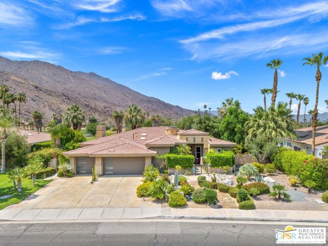 450 E Bogert Trail, Palm Springs CA: https://media.crmls.org/mediaz/1bf6889e-8cea-415d-a065-e8dede6570b9.jpg