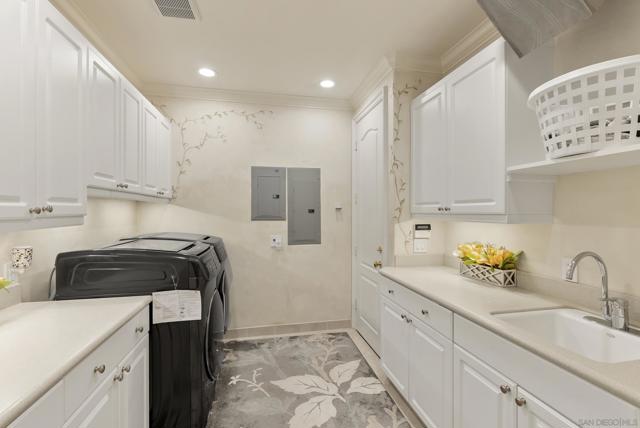 617 Gage Drive, San Diego CA: https://media.crmls.org/mediaz/1bf7d115-eff6-46e6-8f91-7e66f73c831f.jpg