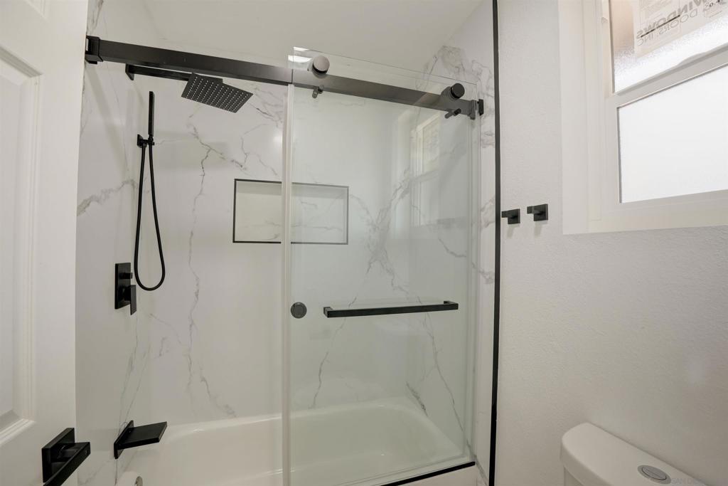 MLS #250025010SD img 30